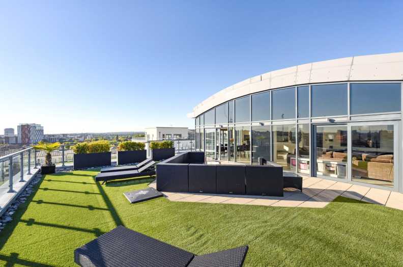 3 bedrooms apartments/flats to sale in Boulevard Drive, Beaufort Park, Colindale-image 6