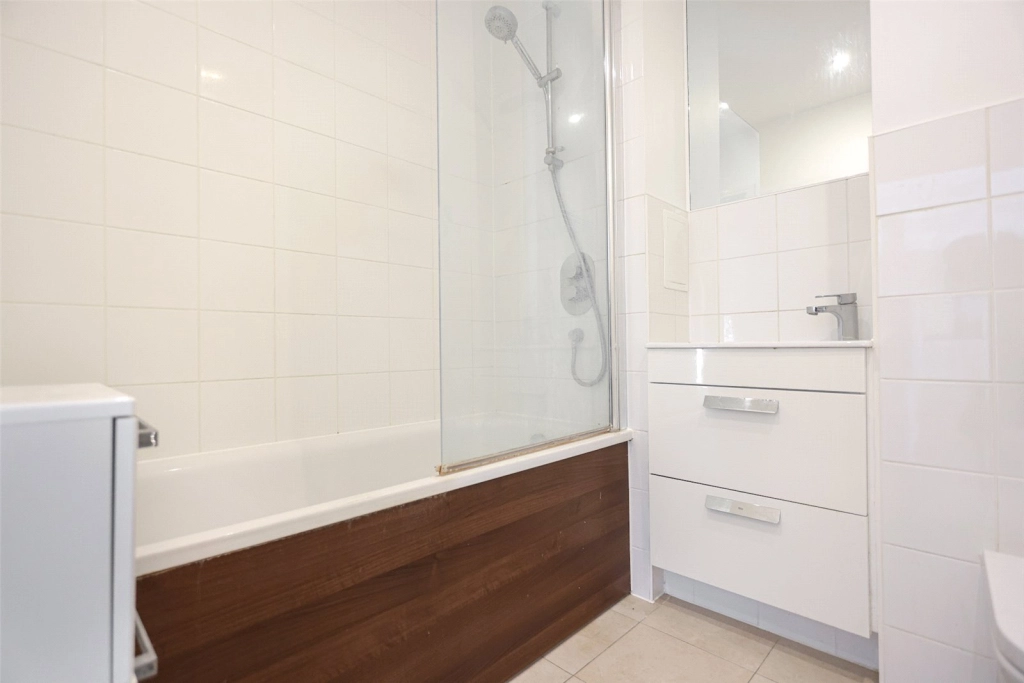 1 bedroom apartments/flats for sale in Heath Parade, Grahame Park Way, Colindale - NW9 view 8
