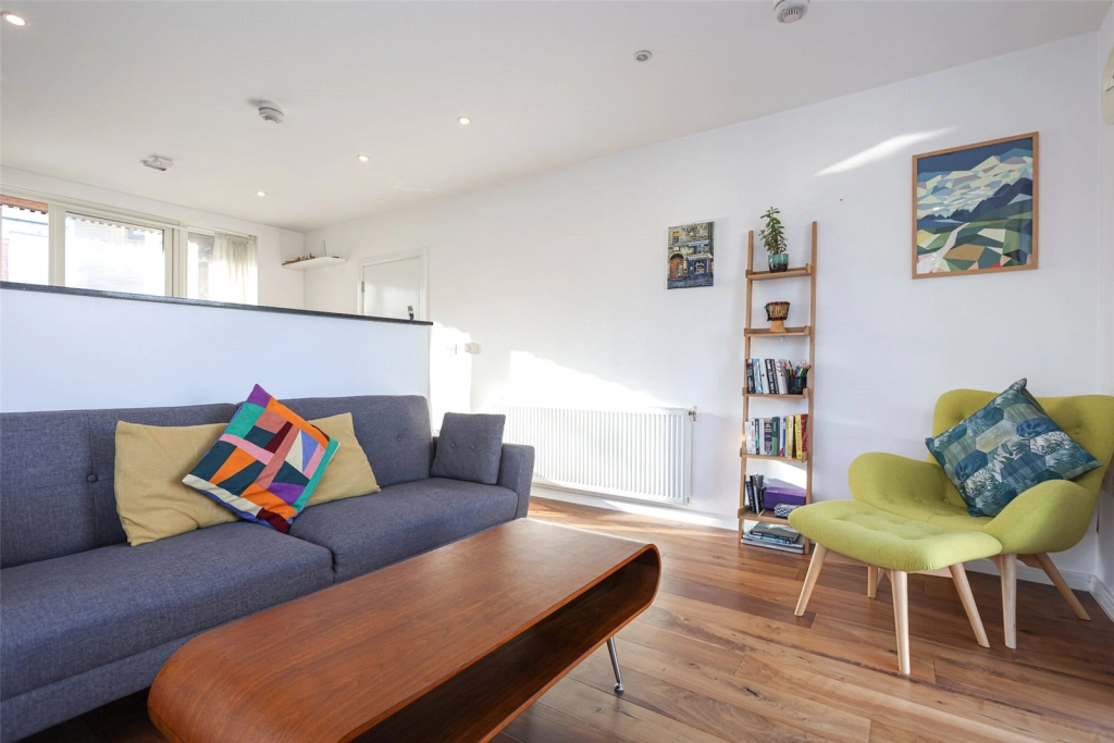 1 bedroom apartments/flats for sale in Heath Parade, Grahame Park Way, Colindale - NW9 view 3