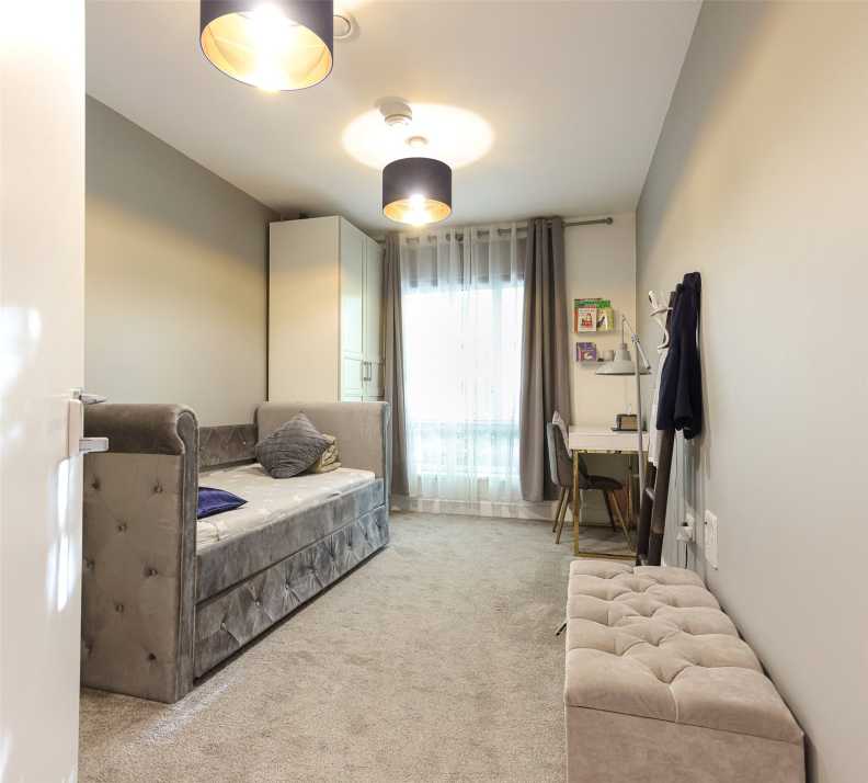 3 bedrooms apartments/flats to sale in Airco Close, London-image 17
