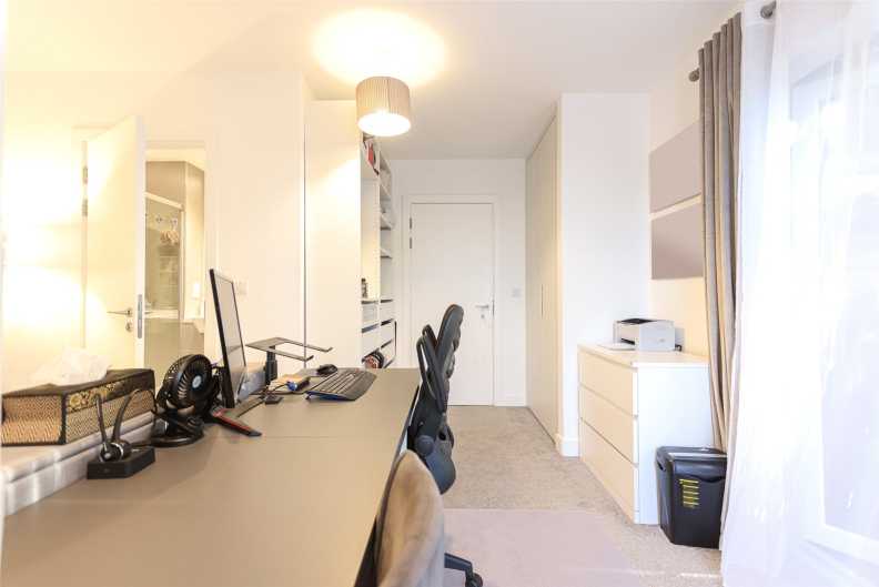 3 bedrooms apartments/flats to sale in Airco Close, London-image 22
