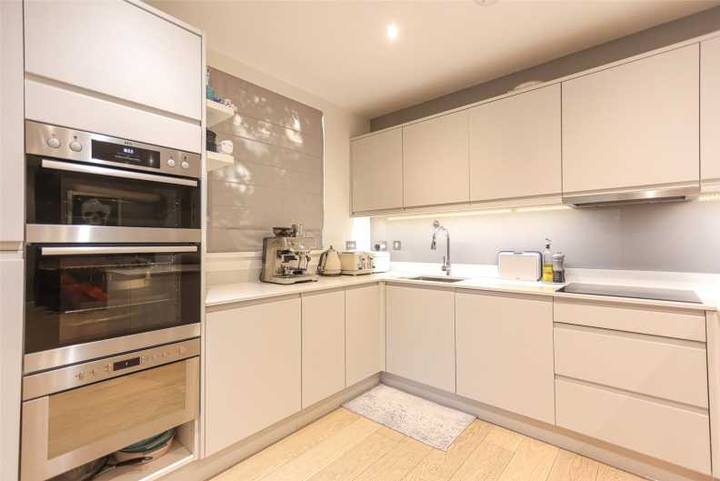 3 bedrooms apartments/flats to sale in Airco Close, London-image 8