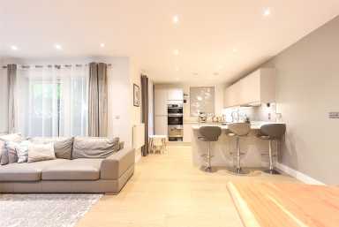 Airco Close, London - NW9 view 13