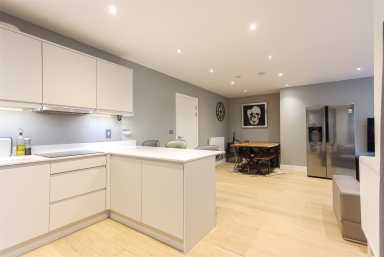 Airco Close, London - NW9 view 11