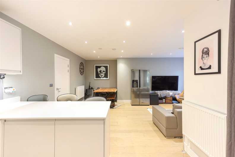 3 bedrooms apartments/flats to sale in Airco Close, London-image 14