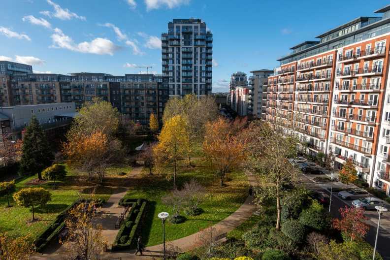 2 bedrooms apartments/flats to sale in Beaufort Square, Beaufort Park, Colindale-image 2