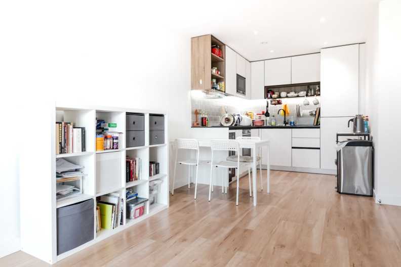 2 bedrooms apartments/flats to sale in Beaufort Square, Beaufort Park, Colindale-image 7