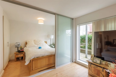 Boulevard Drive, Beaufort Park, Colindale - NW9 view 2