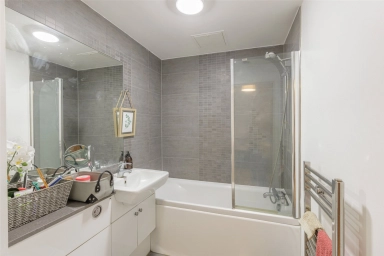 Boulevard Drive, Beaufort Park, Colindale - NW9 view 6