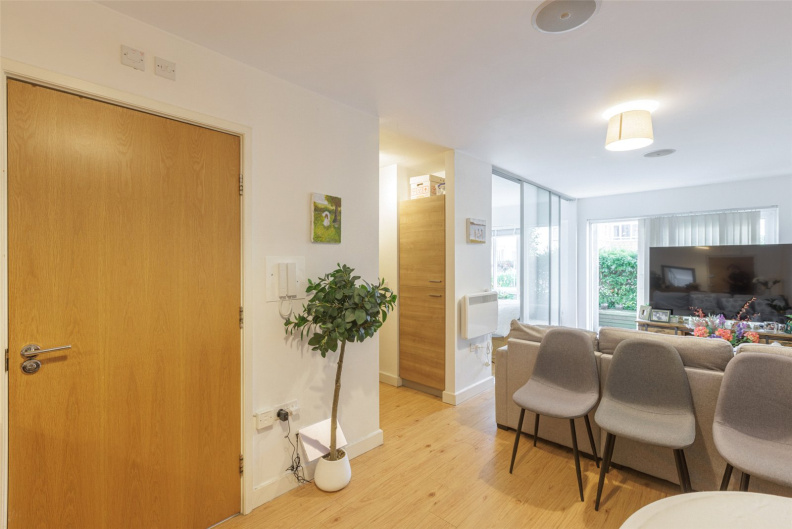 Studio apartments/flats to sale in Boulevard Drive, Beaufort Park, Colindale-image 3