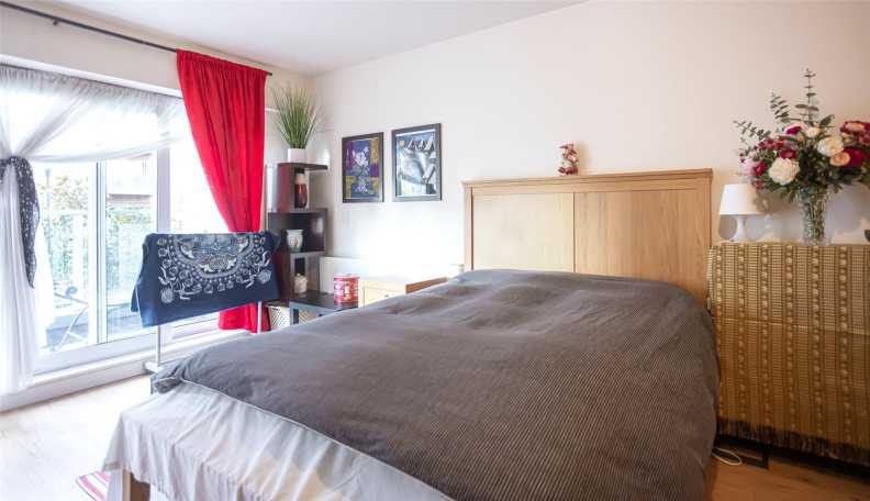 Studio apartments/flats to sale in Boulevard Drive, Beaufort Park, Colindale-image 5
