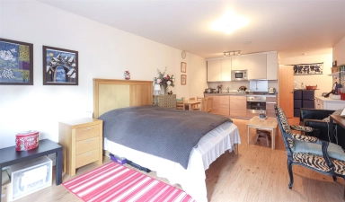 Boulevard Drive, Beaufort Park, Colindale - NW9 view 5