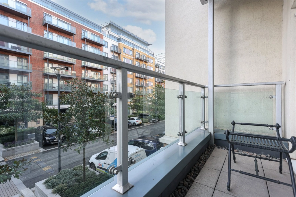 Studio apartments/flats for sale in Boulevard Drive, Beaufort Park, Colindale - NW9 view 12