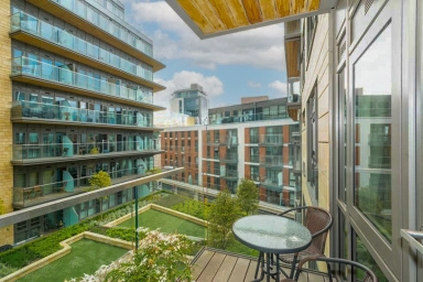 Longfield Avenue, Ealing - W5 view 3