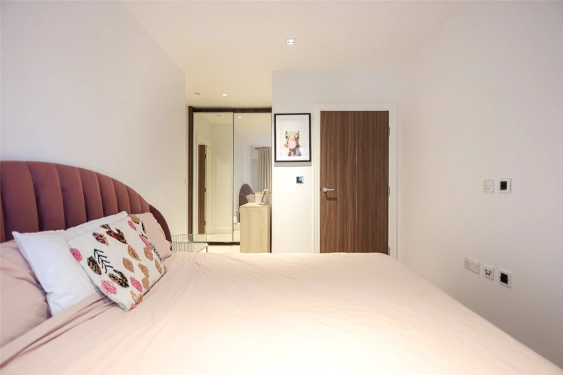 2 bedrooms apartments/flats to sale in Longfield Avenue, Ealing-image 3
