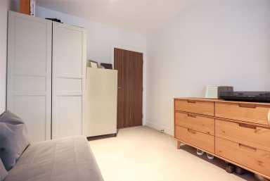 Longfield Avenue, Ealing - W5 view 17