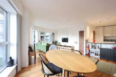 Longfield Avenue, Ealing - W5 view 4