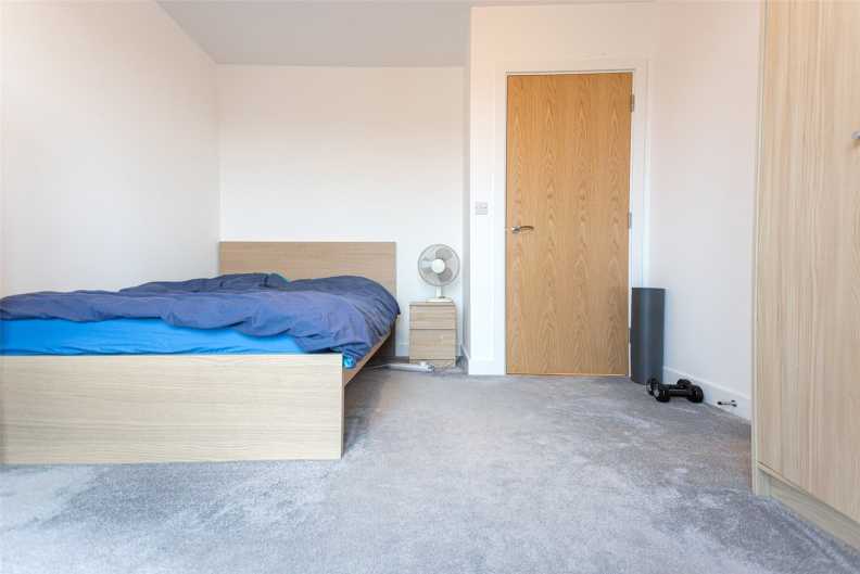 1 bedroom apartments/flats to sale in Lismore Boulevard, Colindale Gardens, Colindale-image 15