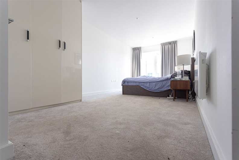 3 bedrooms apartments/flats to sale in Caversham Road, Beaufort Park, Colindale-image 6