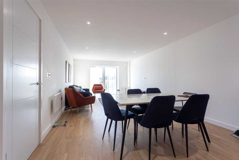 3 bedrooms apartments/flats to sale in Caversham Road, Beaufort Park, Colindale-image 17