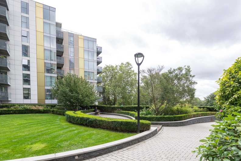 2 bedrooms apartments/flats to sale in Goodchild Road, Woodberry Down-image 1