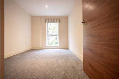 Bromyard Avenue, Acton - W3 view 4