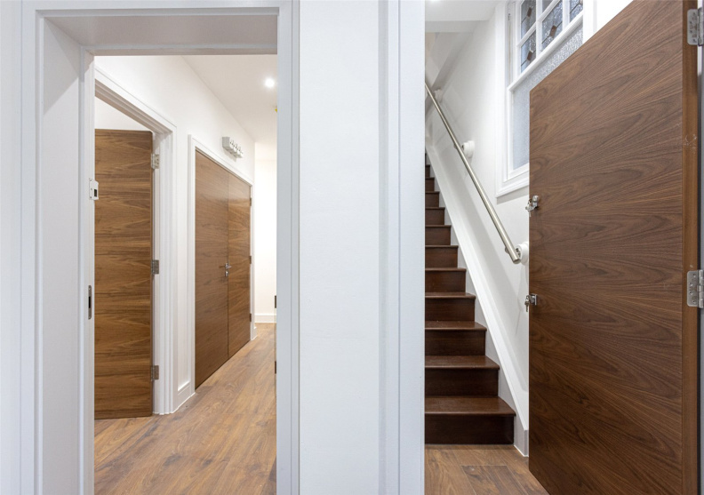 4 bedrooms apartments/flats to sale in Hillcrest Road, Ealing-image 28