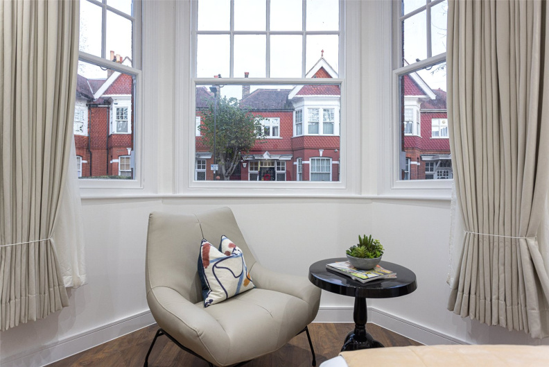 4 bedrooms apartments/flats to sale in Hillcrest Road, Ealing-image 4