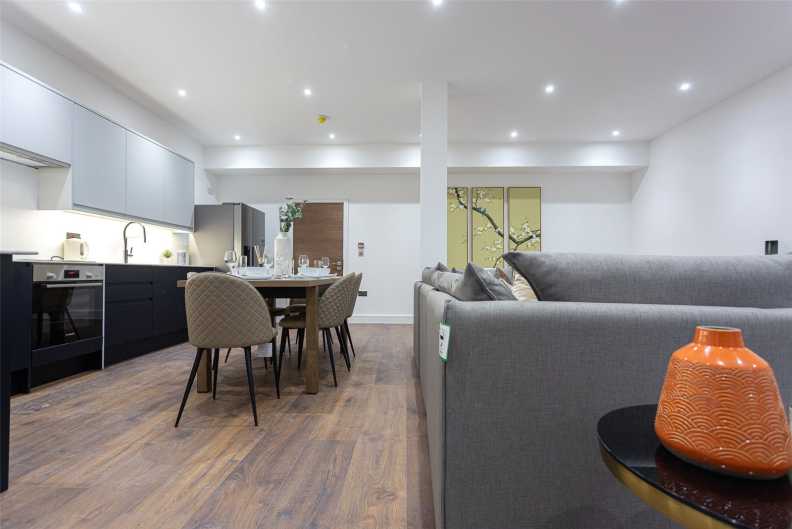 4 bedrooms apartments/flats to sale in Hillcrest Road, Ealing-image 31