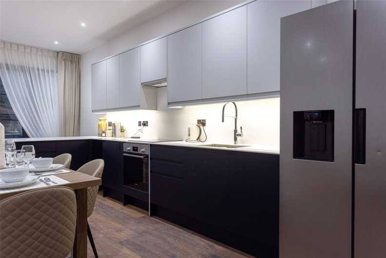 4 bedrooms apartments/flats to sale in Hillcrest Road, Ealing-image 14