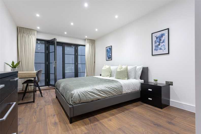 4 bedrooms apartments/flats to sale in Hillcrest Road, Ealing-image 10