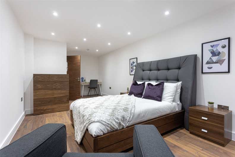 4 bedrooms apartments/flats to sale in Hillcrest Road, Ealing-image 24