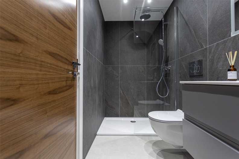 4 bedrooms apartments/flats to sale in Hillcrest Road, Ealing-image 21