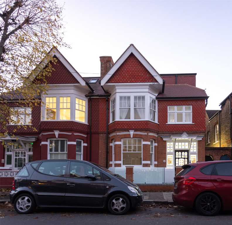 4 bedrooms apartments/flats to sale in Hillcrest Road, Ealing-image 36