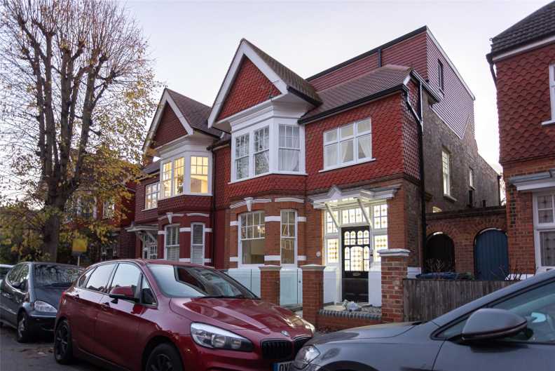 4 bedrooms apartments/flats to sale in Hillcrest Road, Ealing-image 35