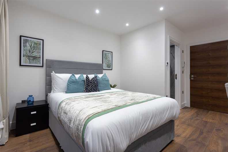 4 bedrooms apartments/flats to sale in Hillcrest Road, London-image 16