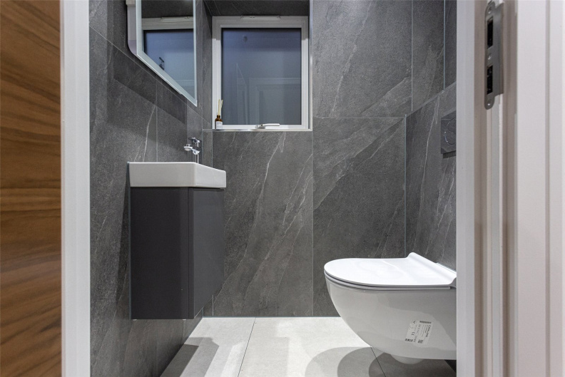 4 bedrooms apartments/flats to sale in Hillcrest Road, London-image 22