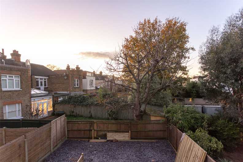 4 bedrooms apartments/flats to sale in Hillcrest Road, London-image 29