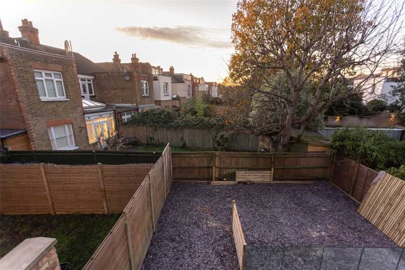 4 bedrooms apartments/flats to sale in Hillcrest Road, London-image 30