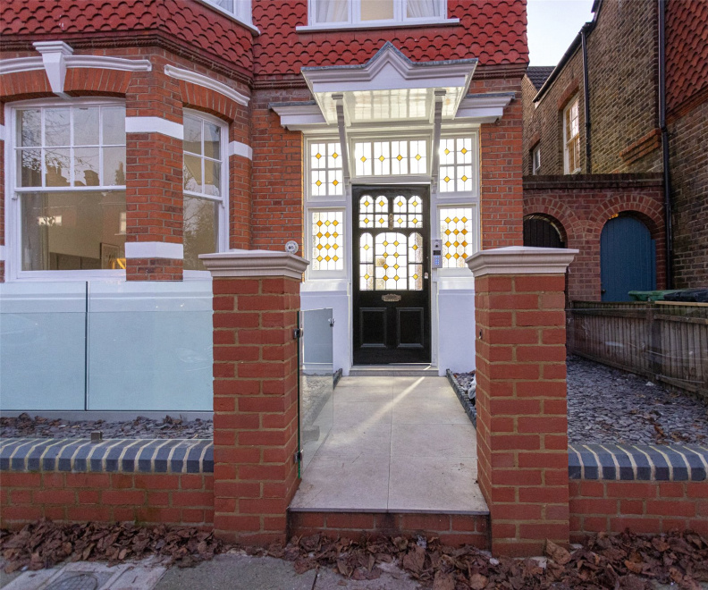 4 bedrooms apartments/flats to sale in Hillcrest Road, London-image 34