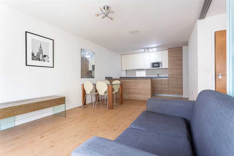 Studio apartments/flats to sale in Boulevard Drive, Beaufort Park, Colindale-image 4
