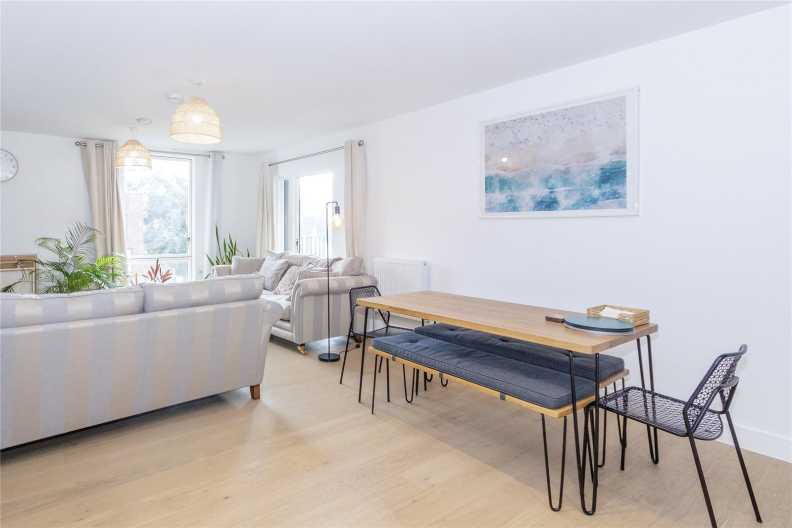 2 bedrooms apartments/flats to sale in Airco Close, Colindale-image 5
