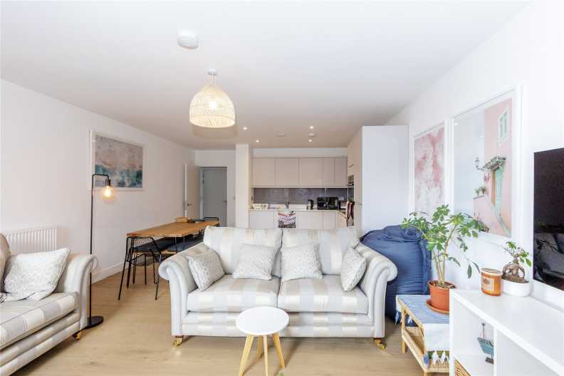 2 bedrooms apartments/flats to sale in Airco Close, Colindale-image 6