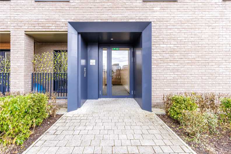 2 bedrooms apartments/flats to sale in Airco Close, Colindale-image 18