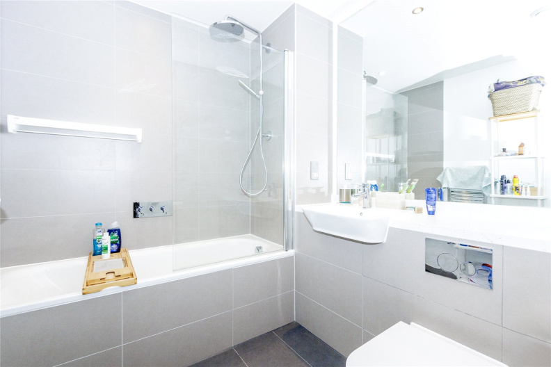 2 bedrooms apartments/flats to sale in Airco Close, Colindale-image 9