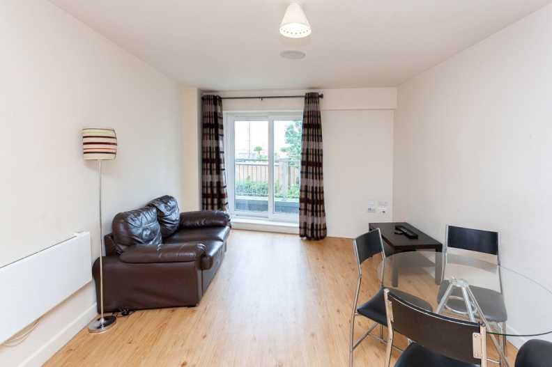1 bedroom apartments/flats for sale in Boulevard Drive, Beaufort Park, Colindale - NW9 view 2