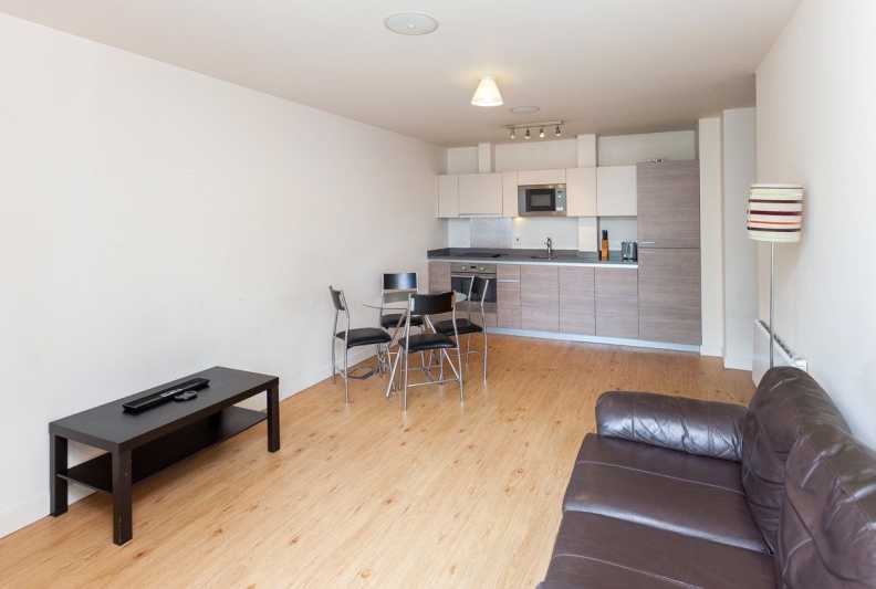 1 bedroom apartments/flats for sale in Boulevard Drive, Beaufort Park, Colindale - NW9 view 3