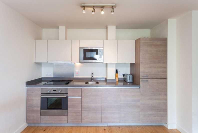 1 bedroom apartments/flats for sale in Boulevard Drive, Beaufort Park, Colindale - NW9 view 4