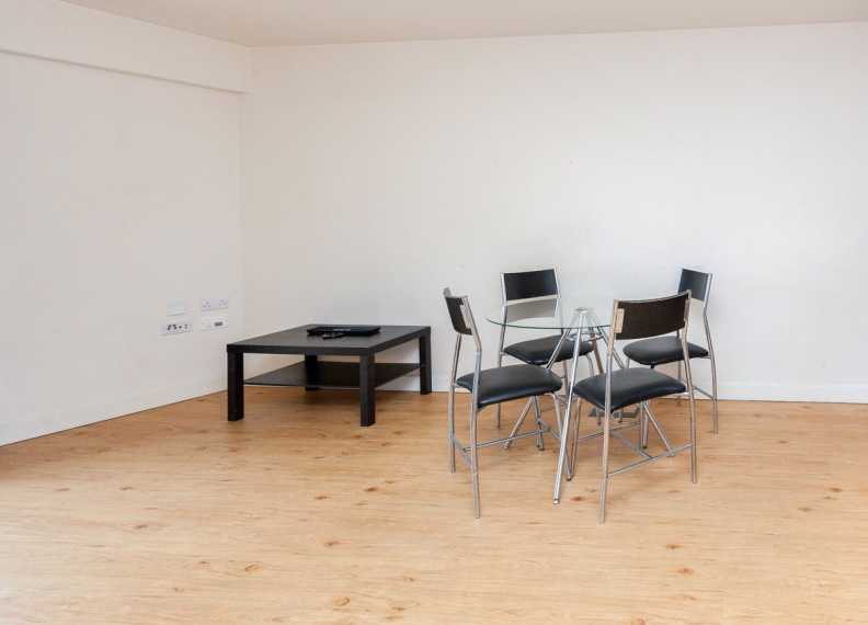 1 bedroom apartments/flats for sale in Boulevard Drive, Beaufort Park, Colindale - NW9 view 8