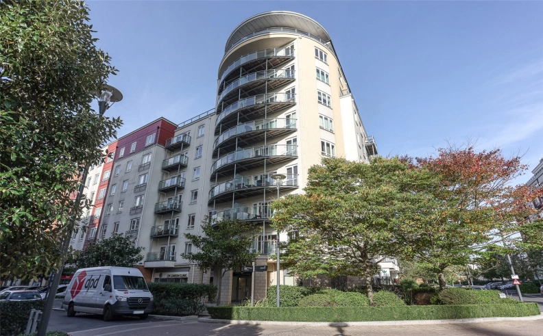 1 bedroom apartments/flats to sale in Boulevard Drive, Beaufort Park, Colindale-image 1